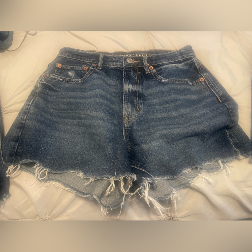 American Eagle high waisted shorts Size 6 never worn